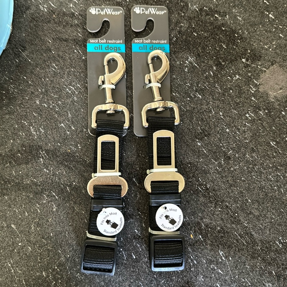 Petwear Seatbelt restraint for dogs